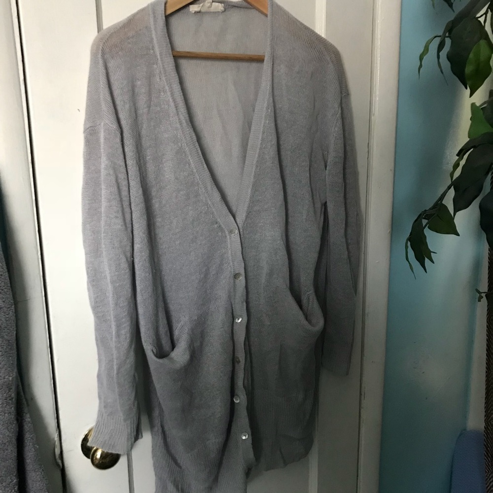 Gray cardigan with pockets